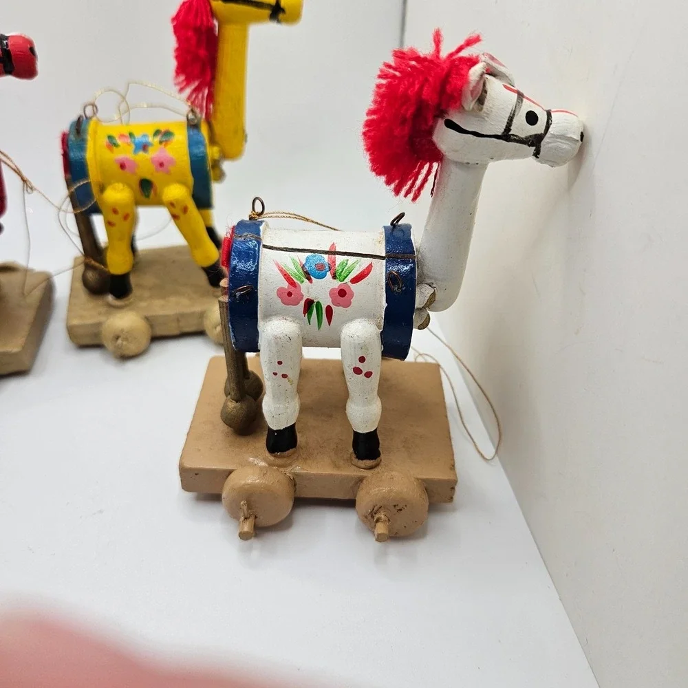 VTG (4) Wooden‎ Horse Ornaments Folk Art Rustic Christmas Decor Hand Painted